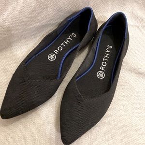 Rothys The Point Flat in Black solid. Size 8.5